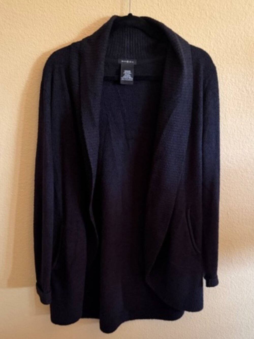 Max & Mia Black Cardigan w/pockets XL